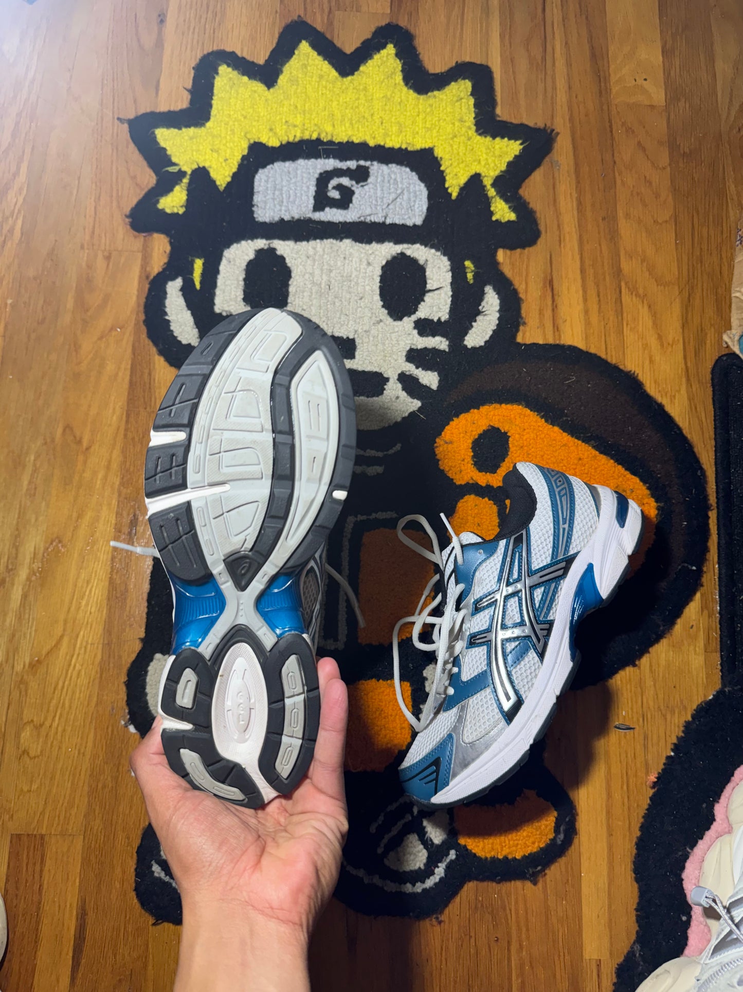 ASICS Sz 9