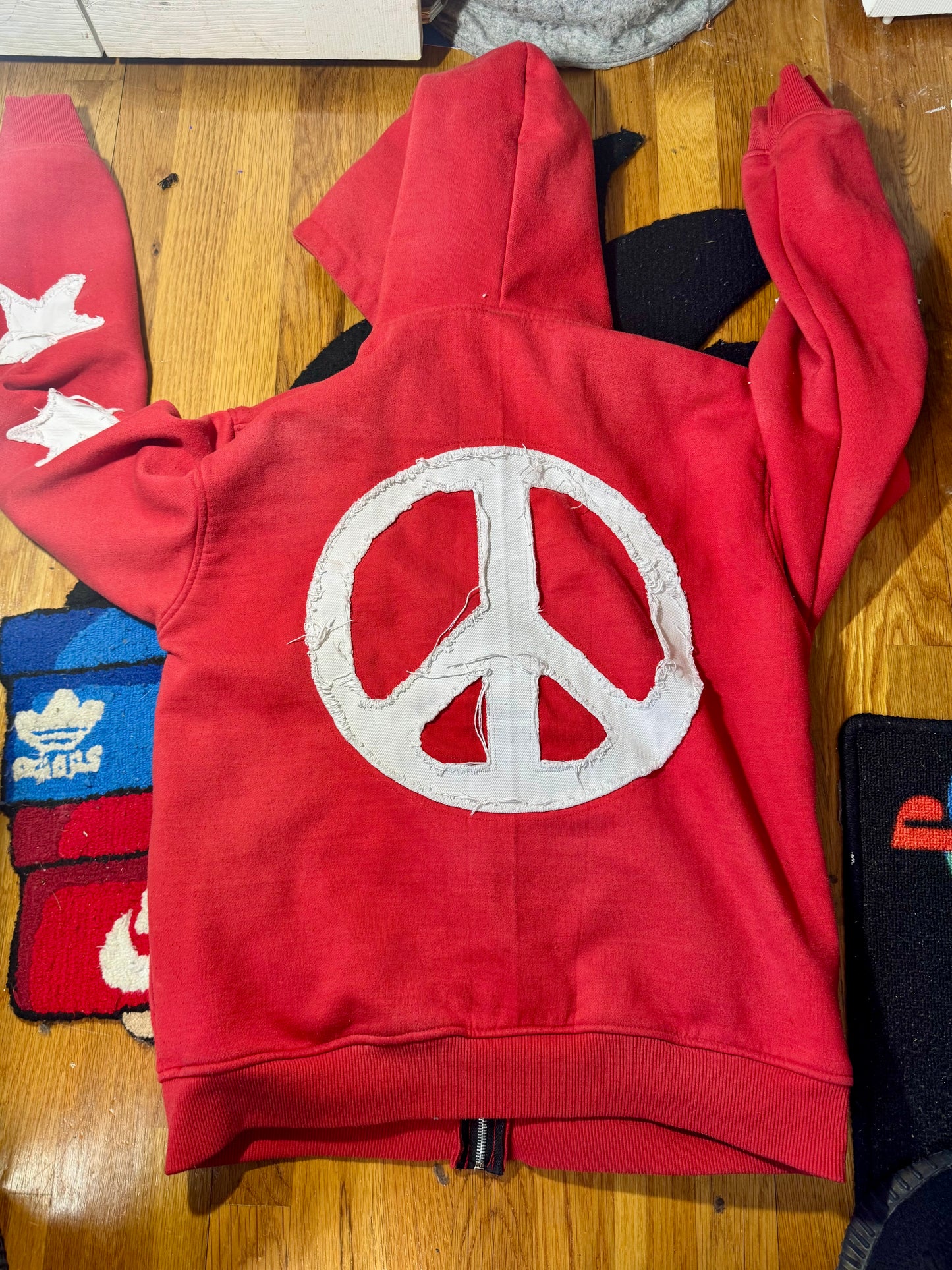 GARMENTS SZ MEDIUM