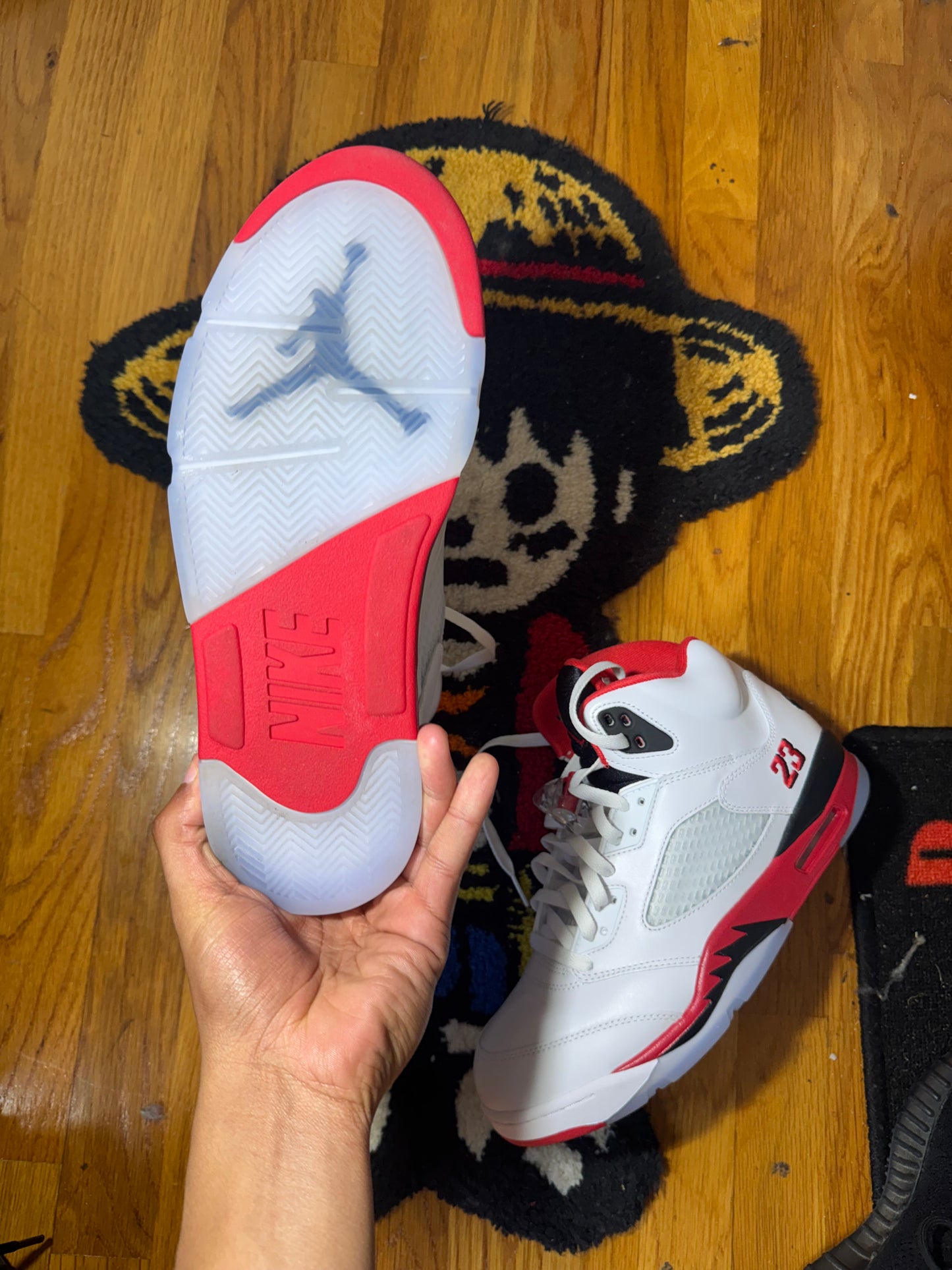 Fire red 5 Sz 8.5