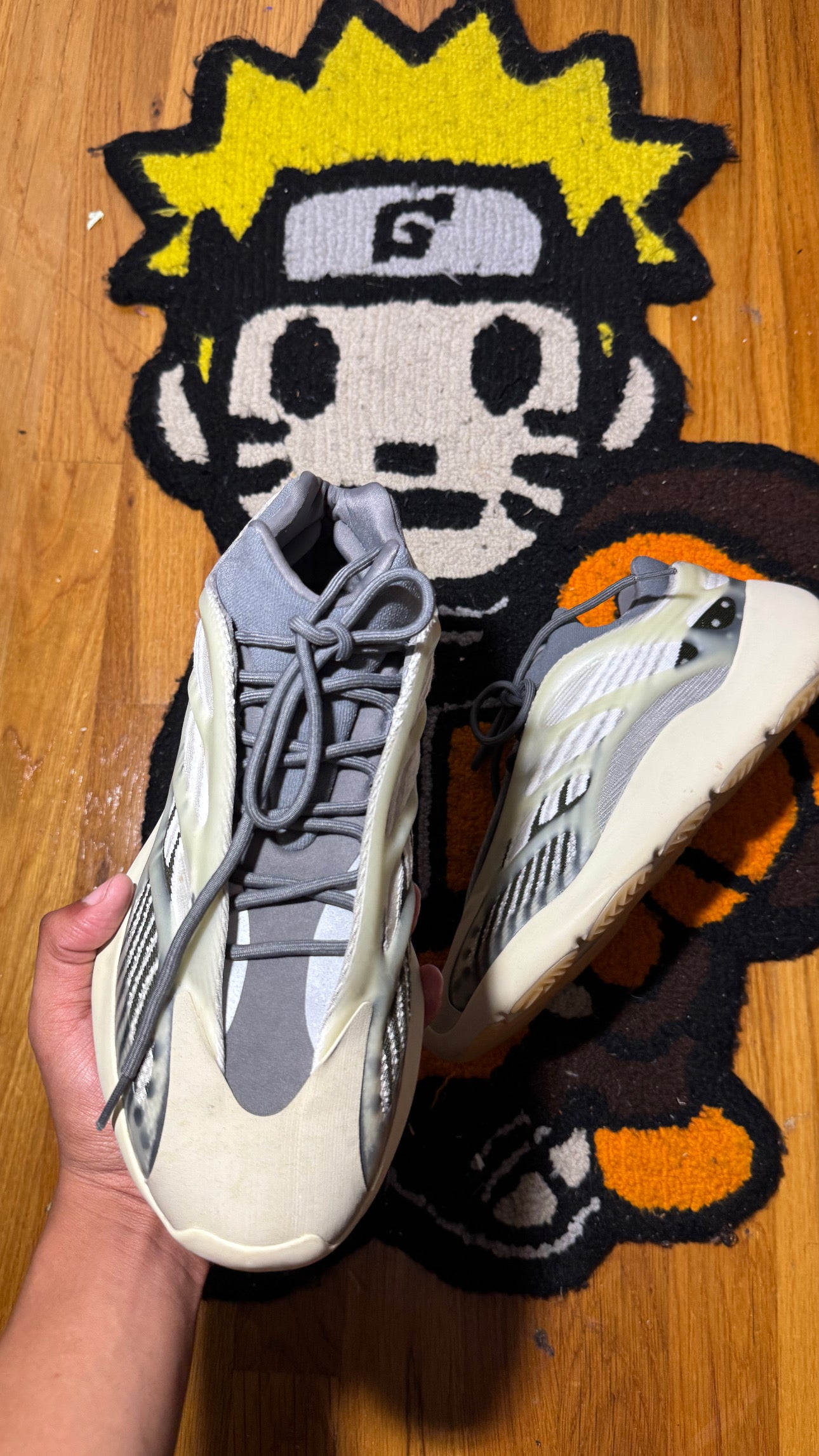 YEZZY 700 Sz 10.5