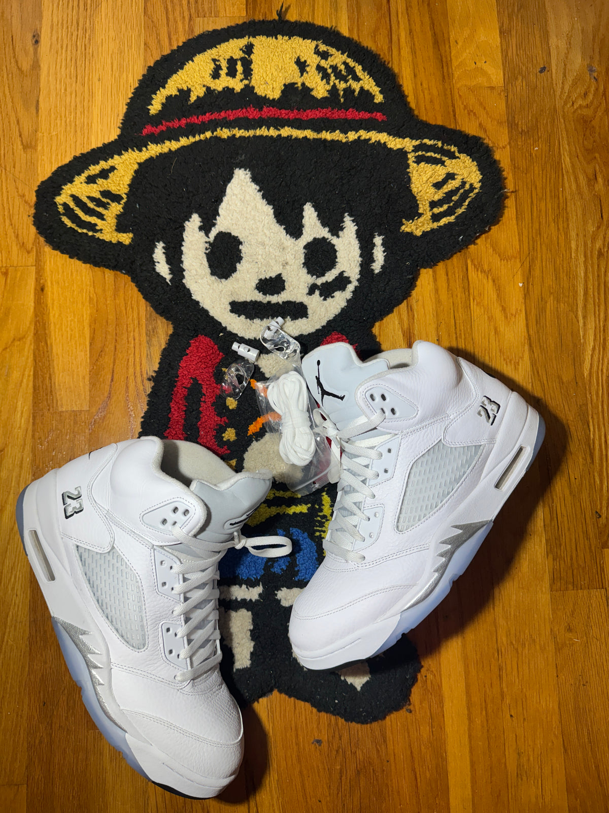 White metallic 5 Sz 12