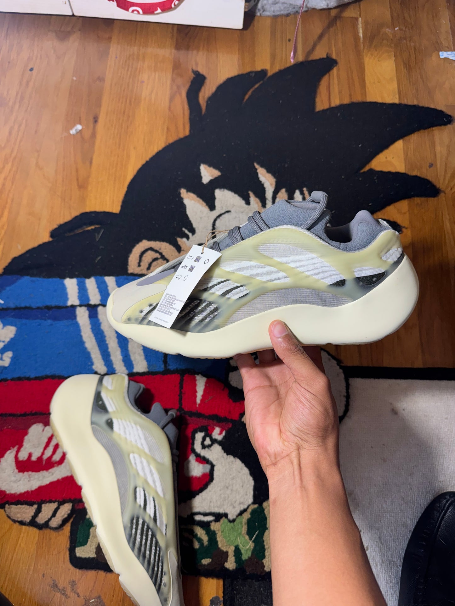 YEZZY sz 9.5 (new)