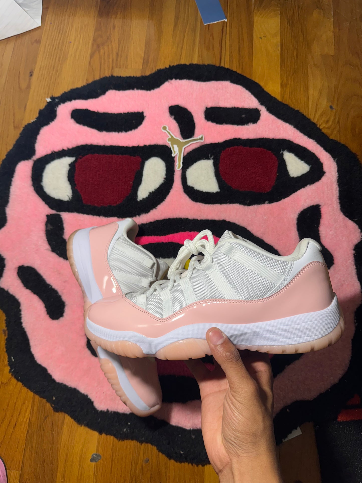 PINK 11s low Sz 10 MEN