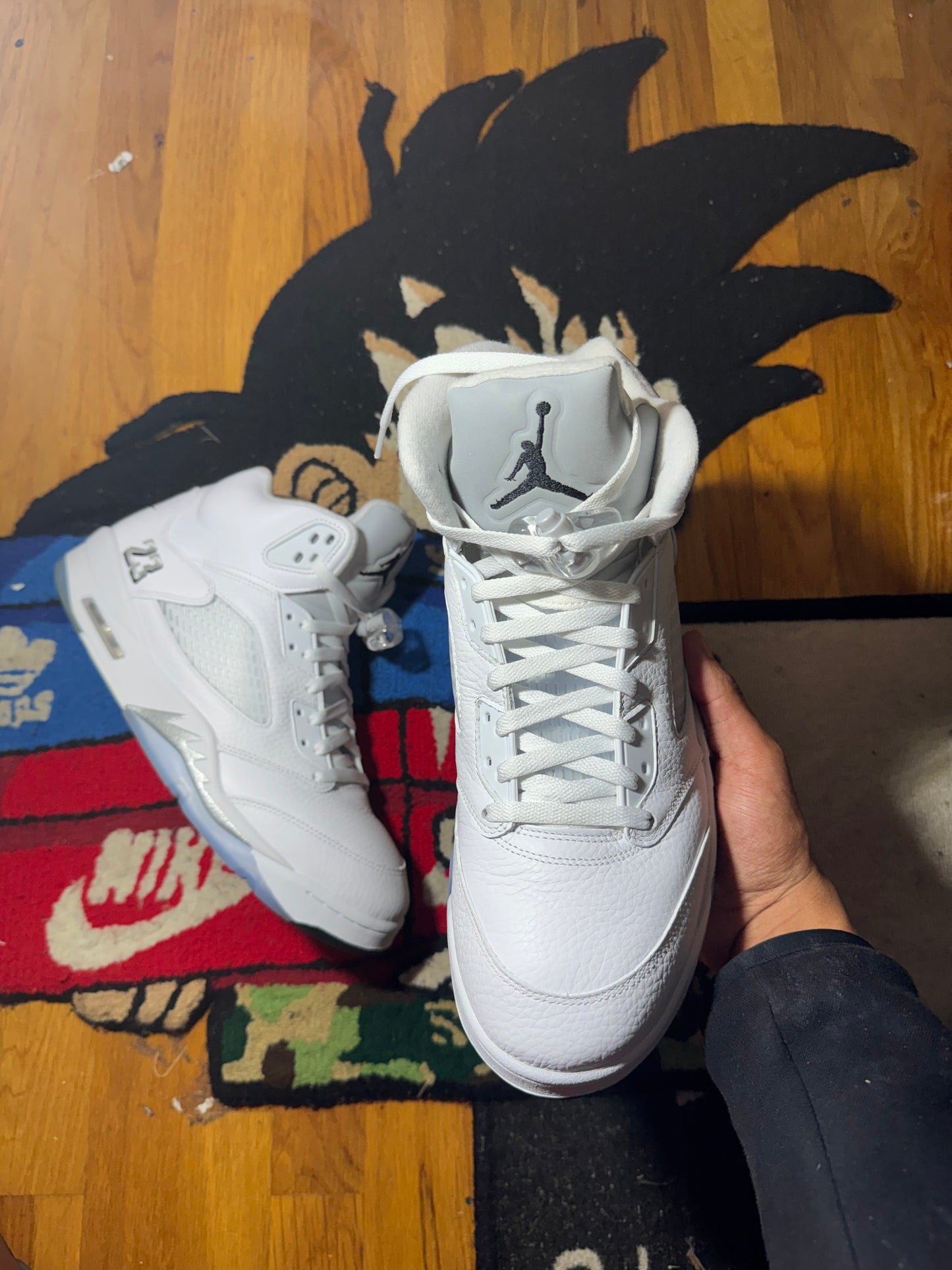 White metallic 5 sz 13