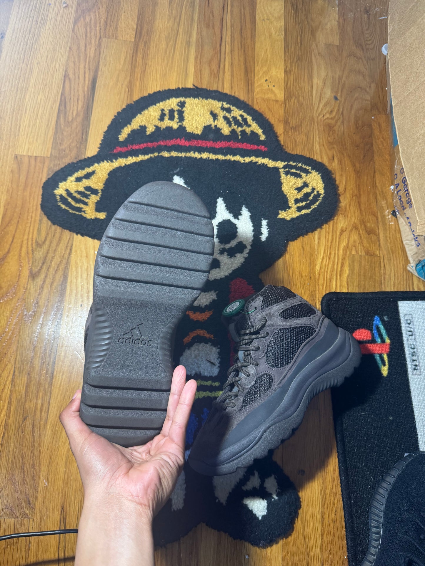 OIL YEEZY BOOTS SZ 8.5