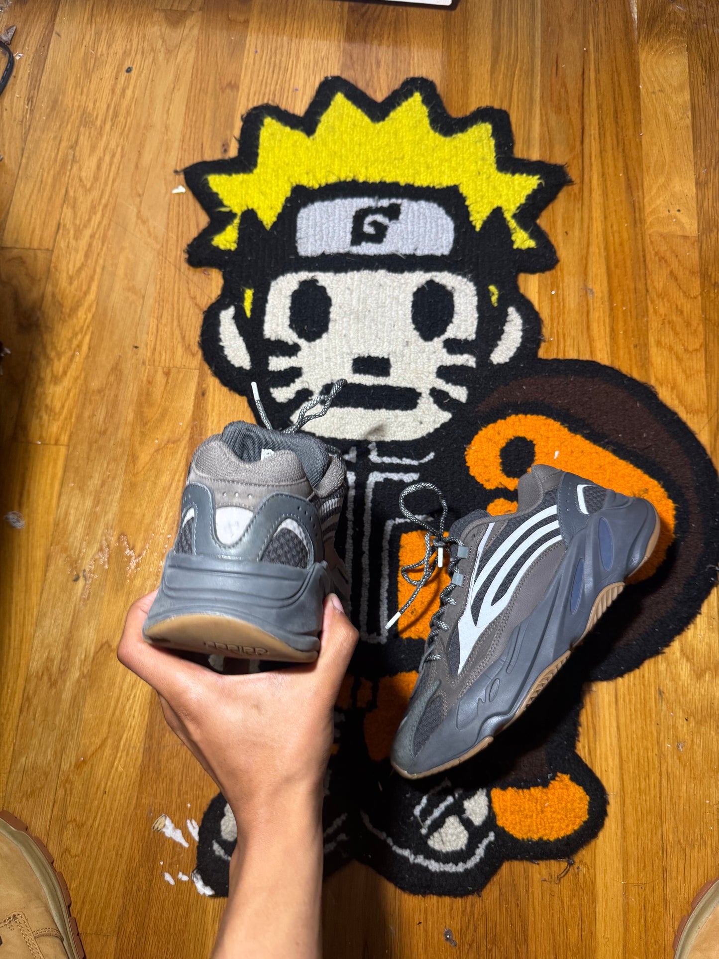 YEZZY 700 Sz 10.5