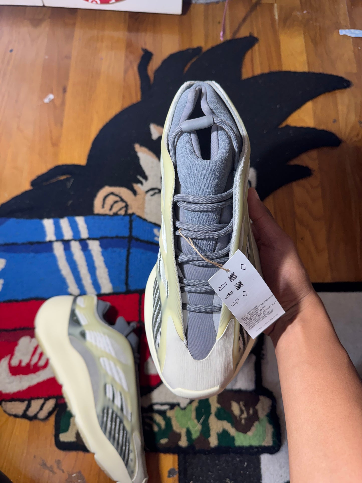 YEZZY sz 9.5 (new)