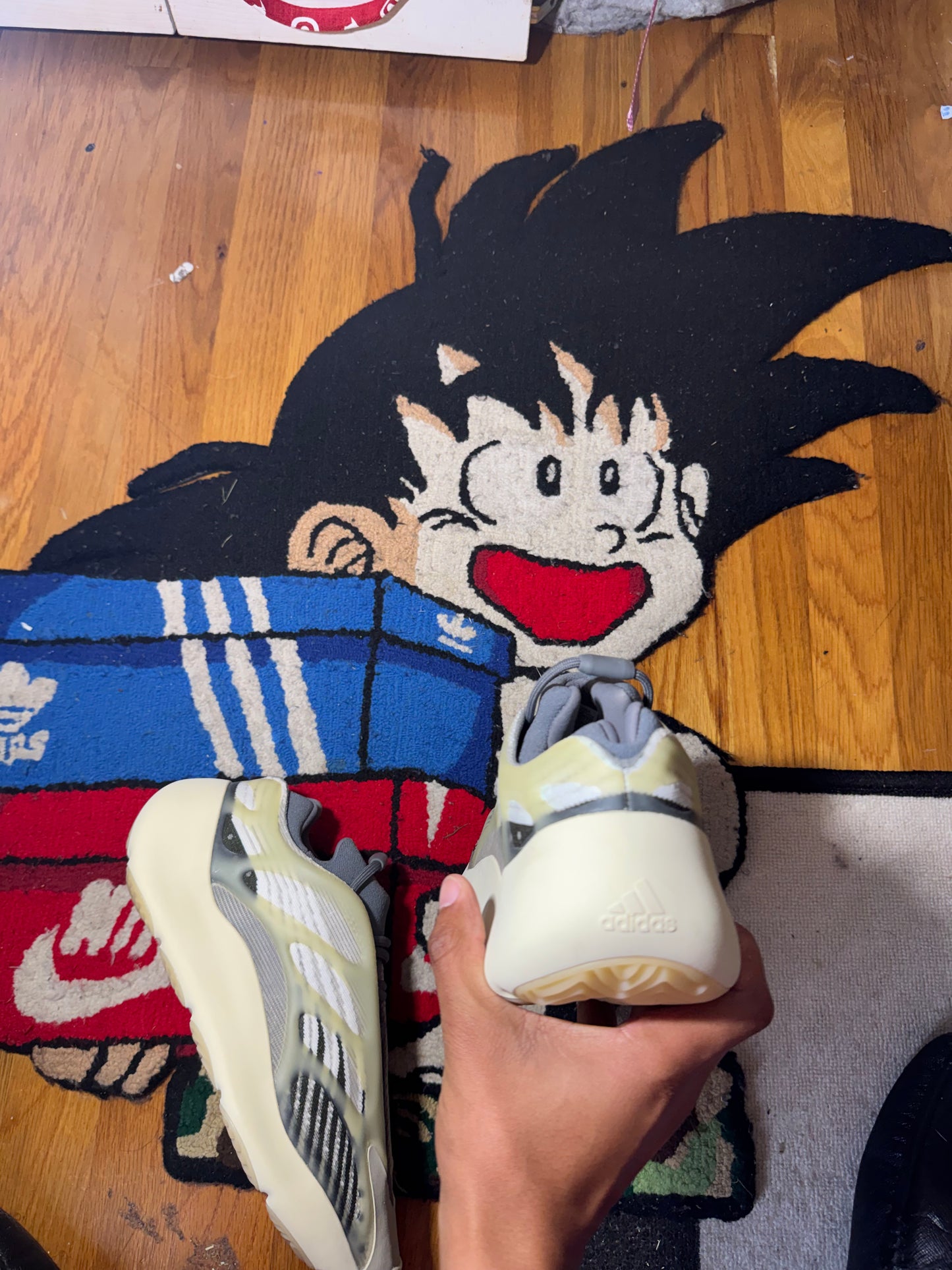 YEZZY sz 9.5 (new)