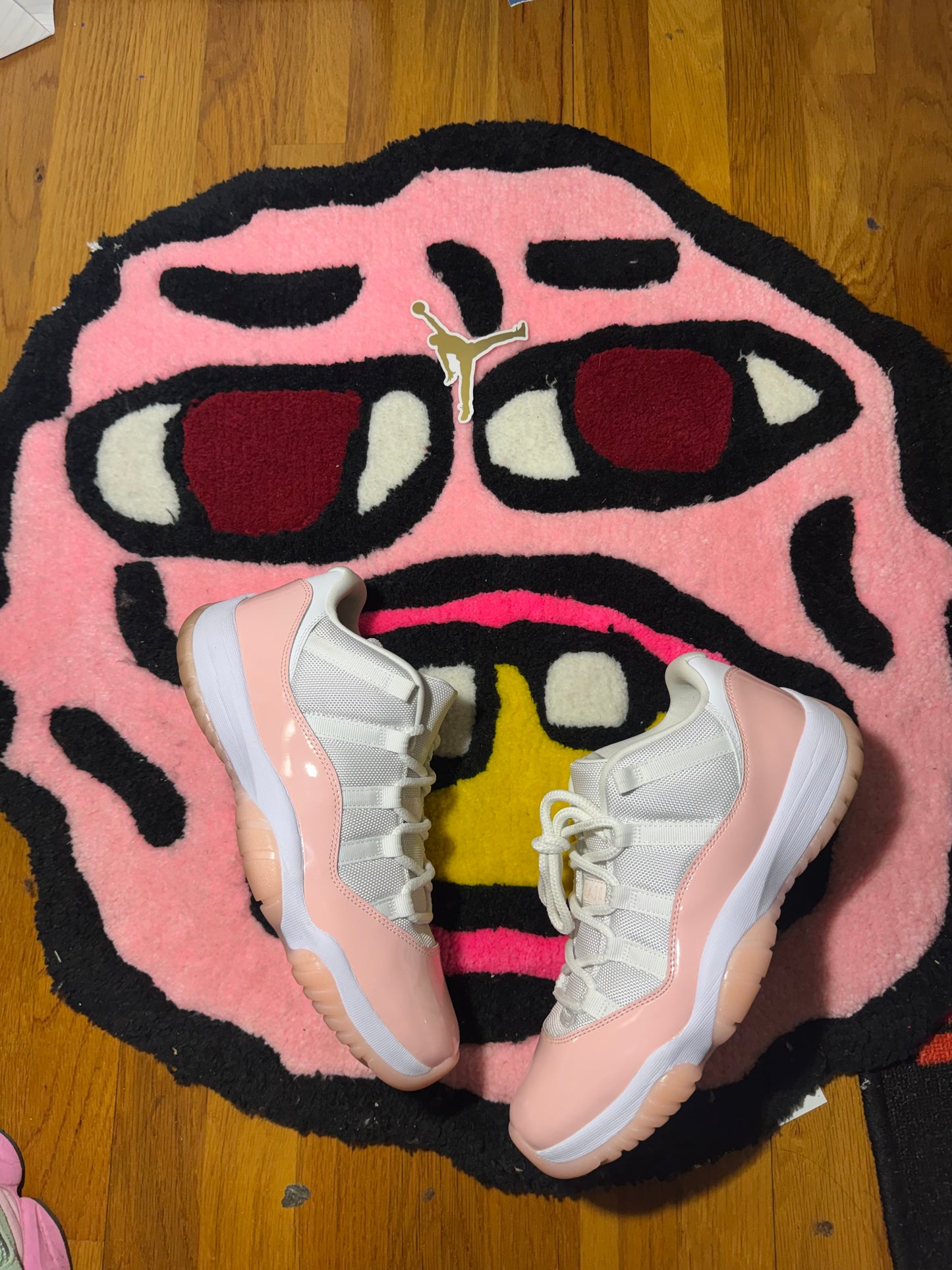 PINK 11s low Sz 10 MEN