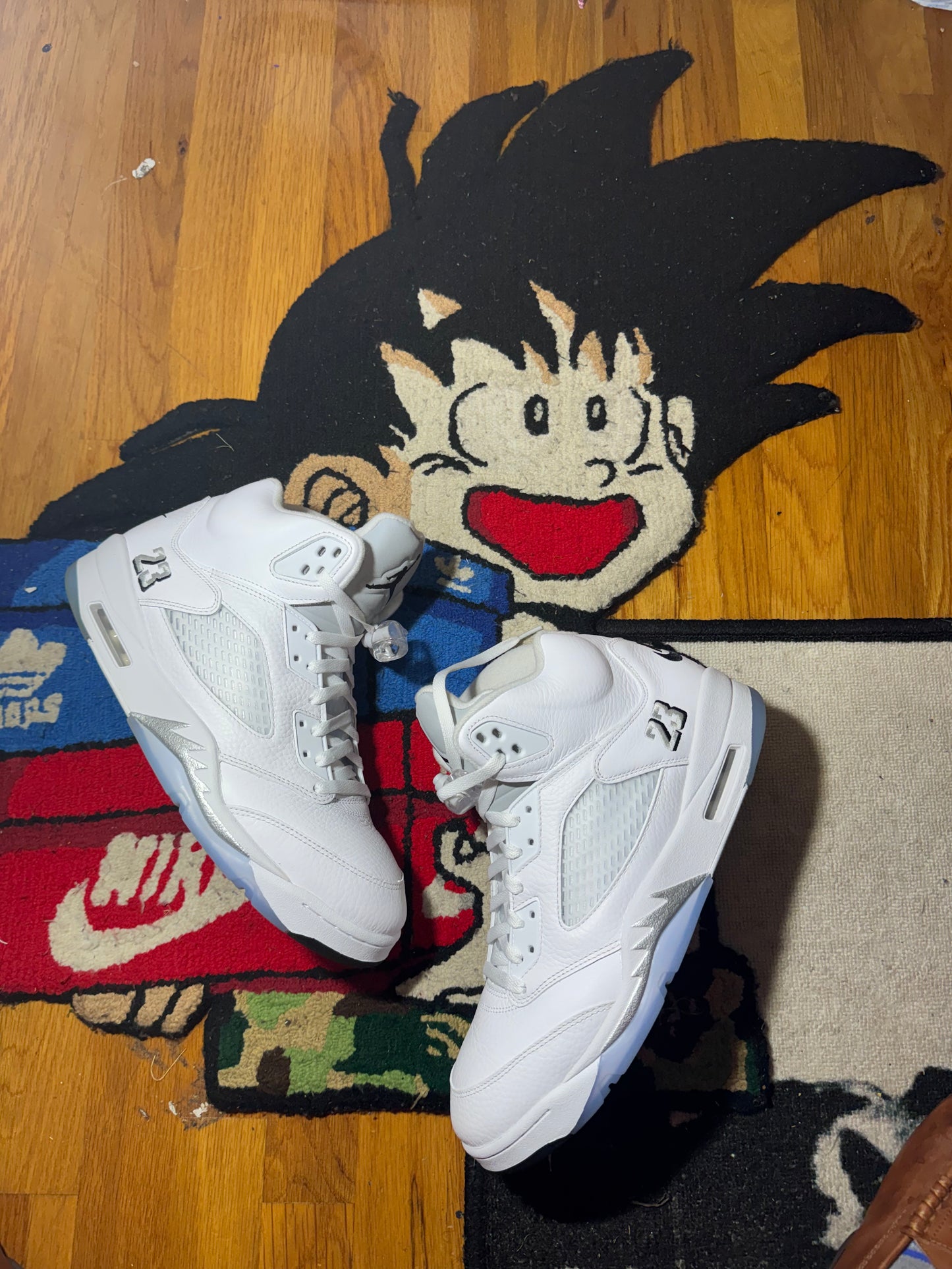 White metallic 5 sz 13
