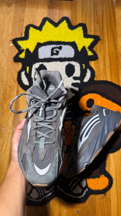 YEZZY 700 Sz 10.5