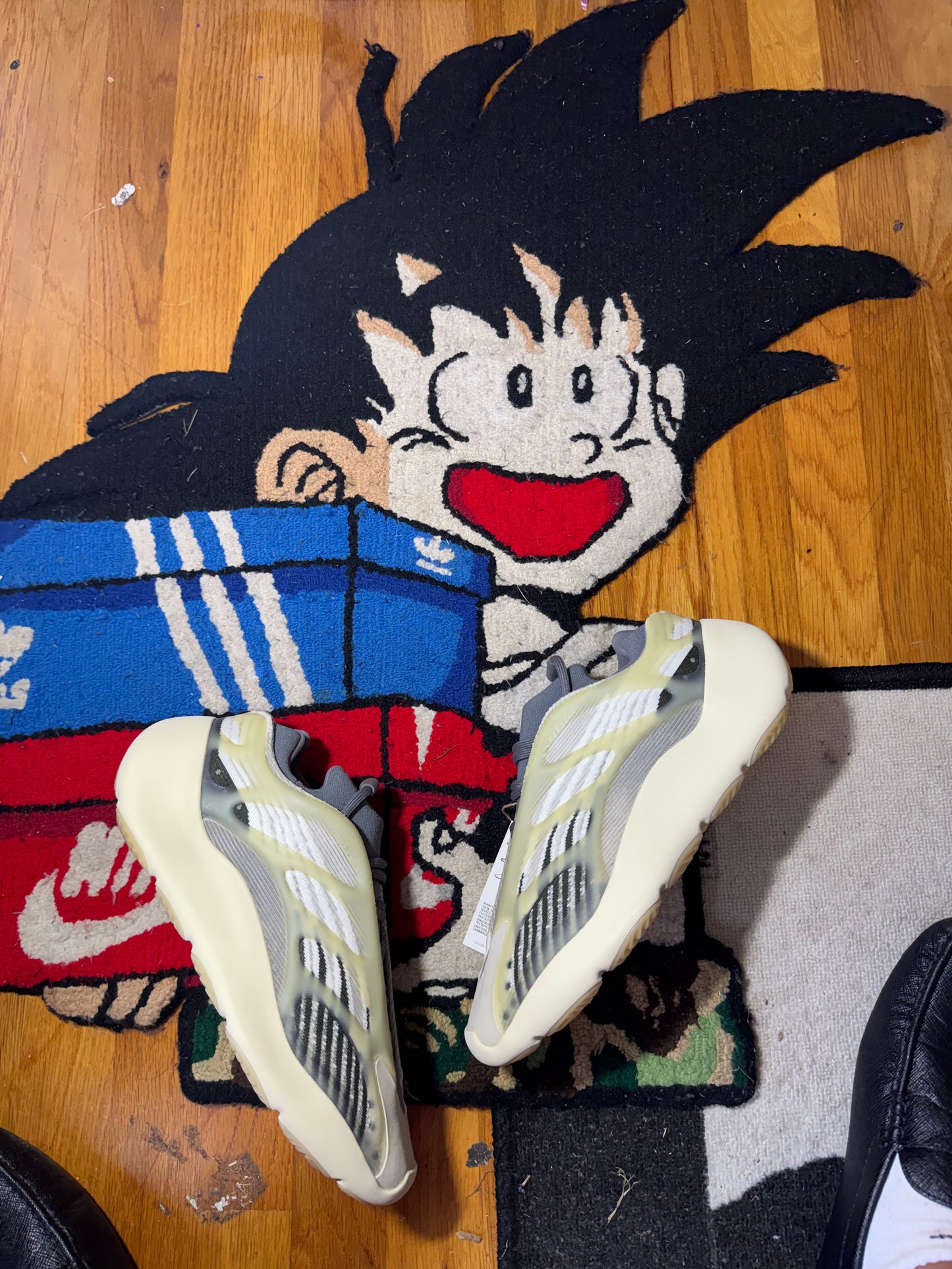 YEZZY sz 9.5 (new)