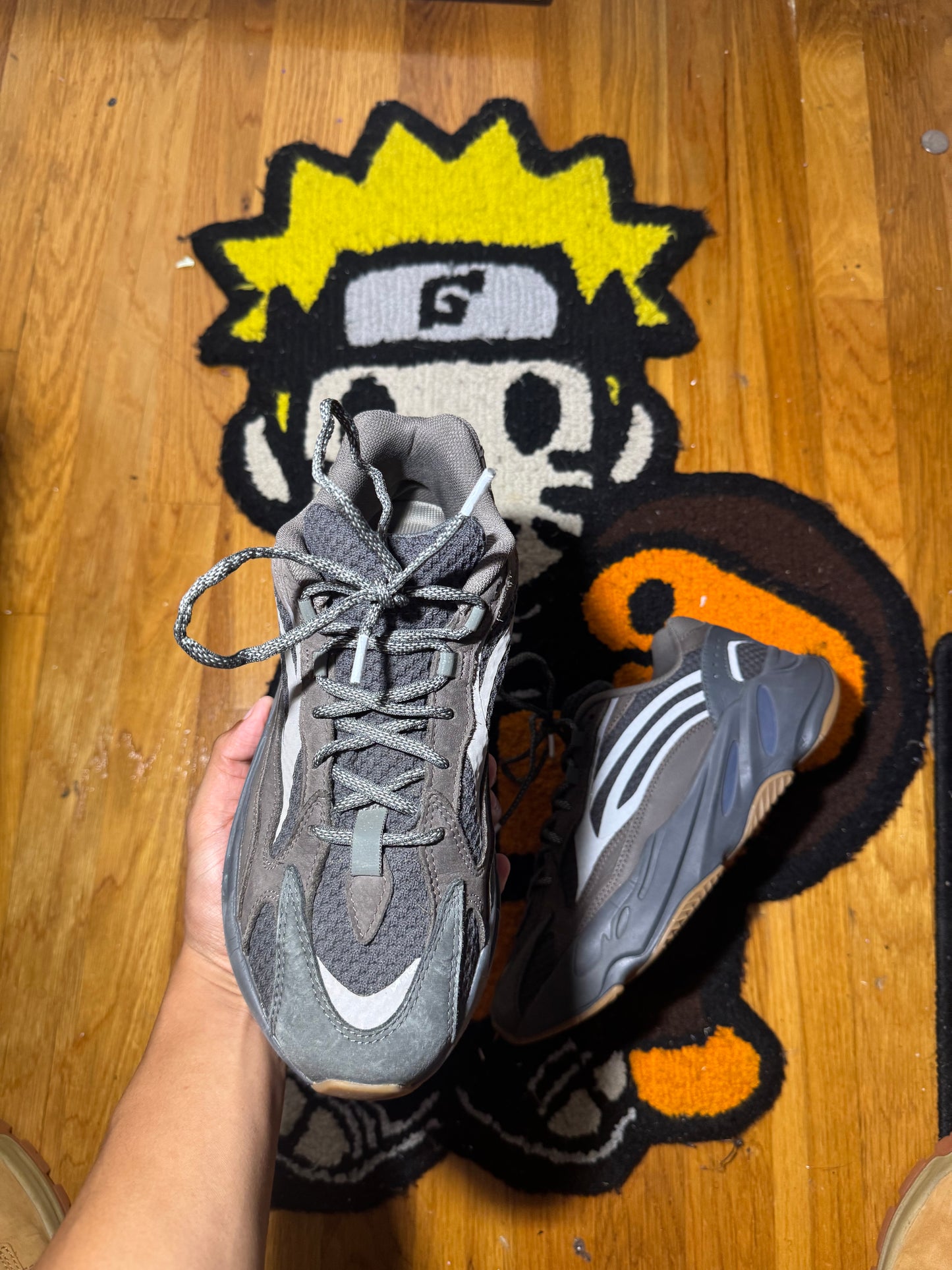 YEZZY 700 Sz 10.5